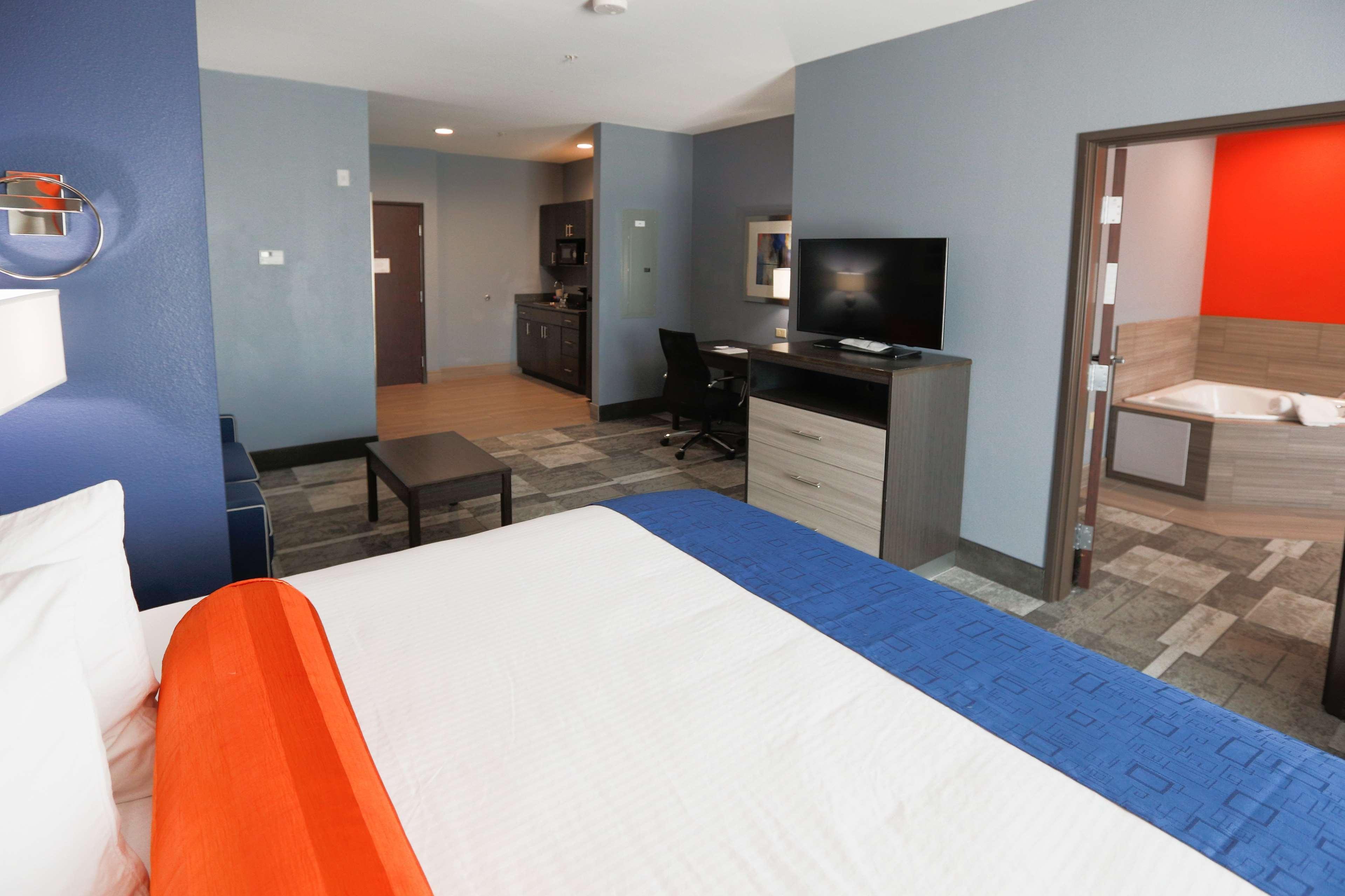 Best Western Plus Wewoka Inn & Suites Екстериор снимка
